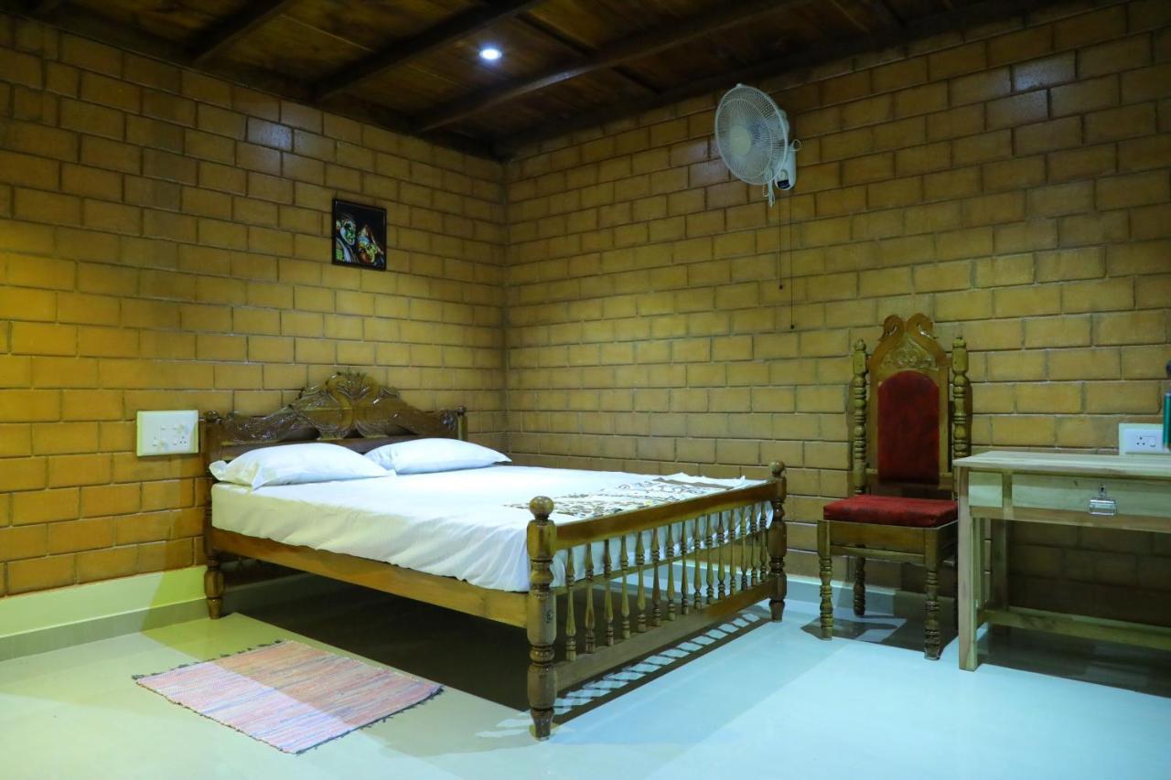 The Munroe Vibes Inn Mundrothuruth Екстериор снимка