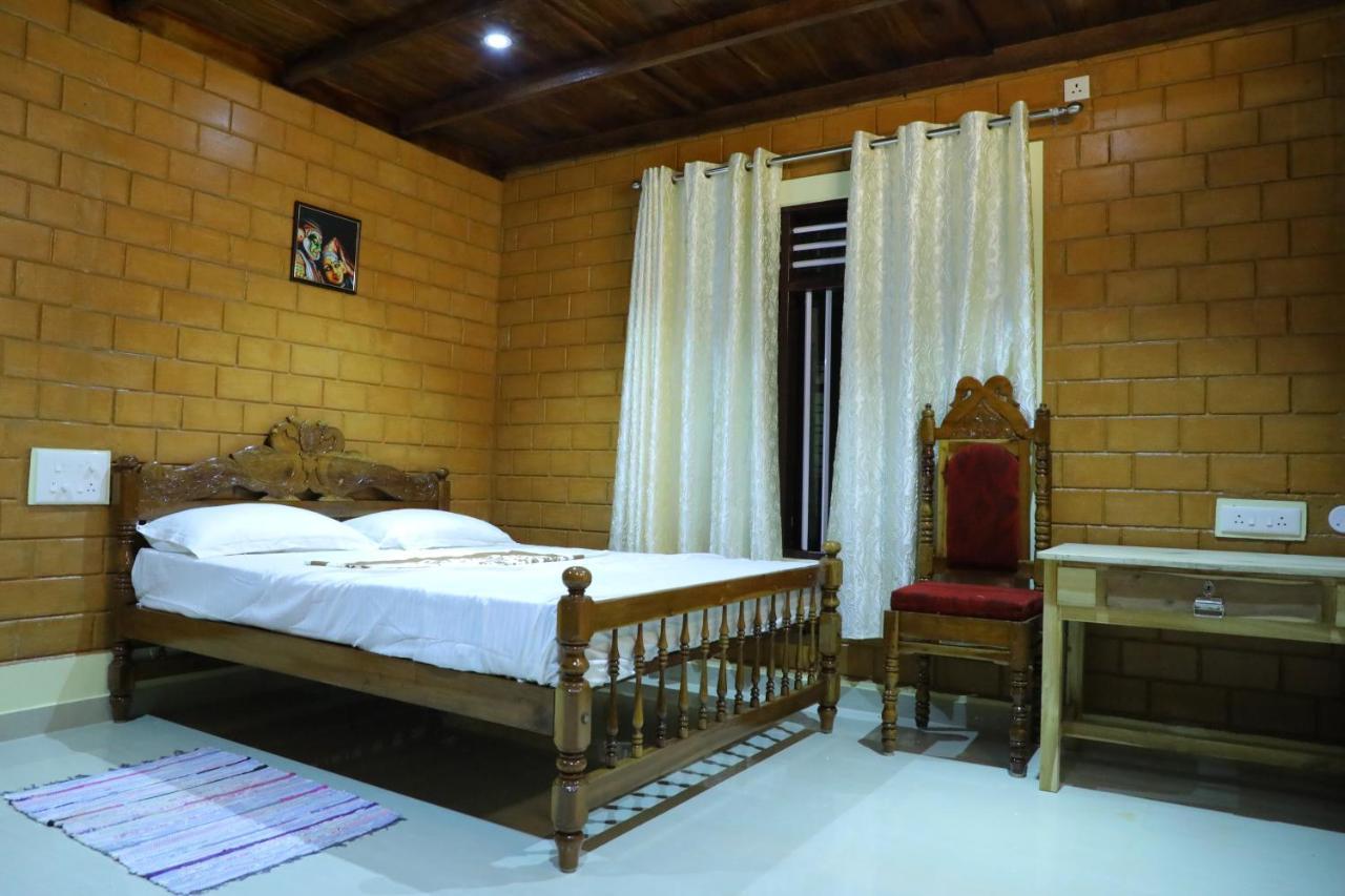 The Munroe Vibes Inn Mundrothuruth Екстериор снимка