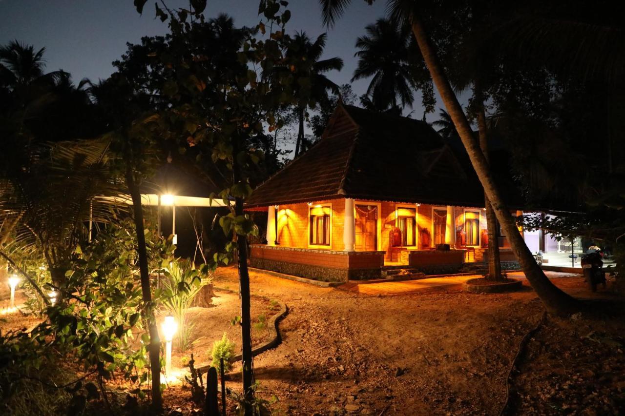 The Munroe Vibes Inn Mundrothuruth Екстериор снимка