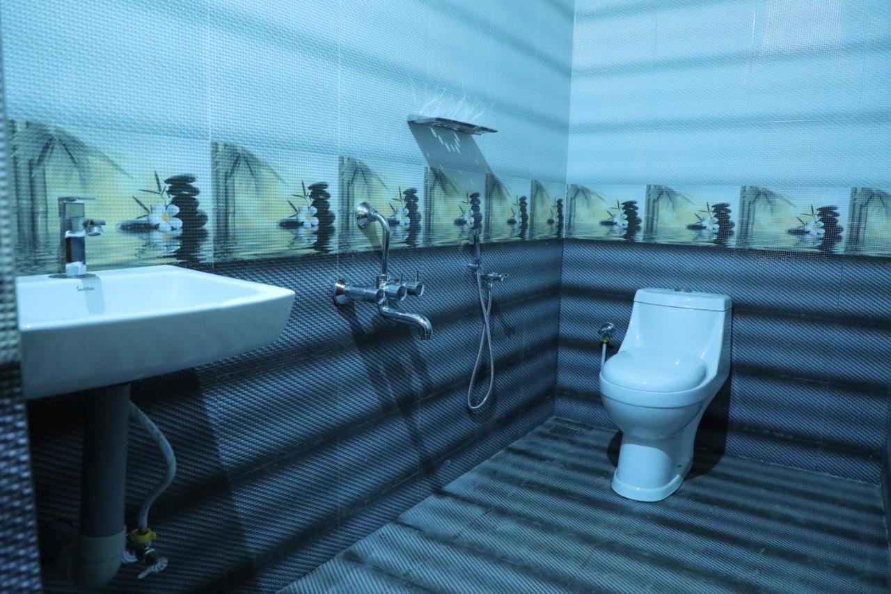 The Munroe Vibes Inn Mundrothuruth Екстериор снимка