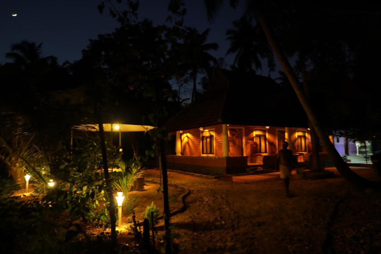 The Munroe Vibes Inn Mundrothuruth Екстериор снимка